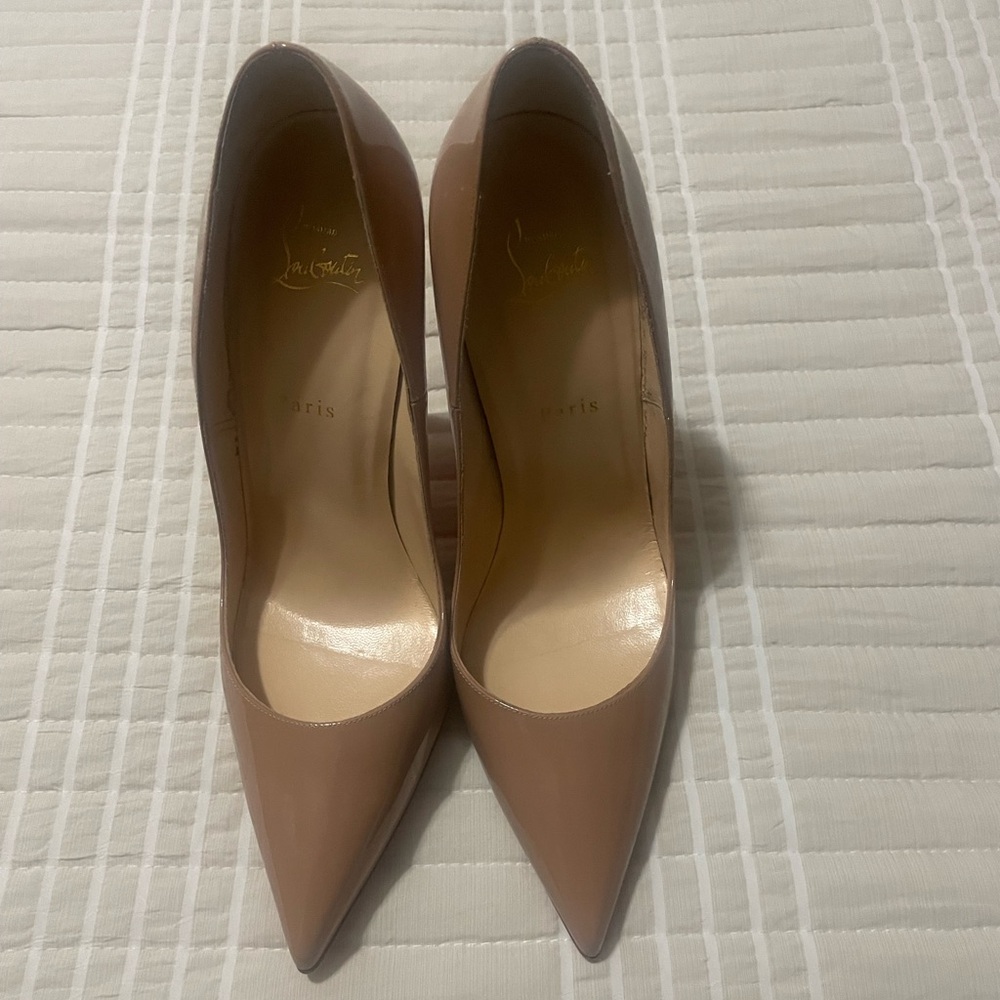 Sexy and Beautiful So Kate Nude heels.  Perfect for a night out.